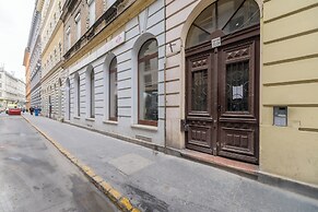 Venus Apartments - Opera III