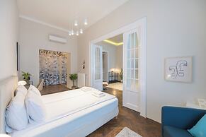 Venus Apartments - Opera III