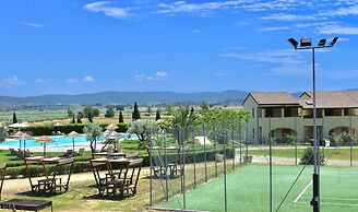 Residence with pool 4 km from Suvereto