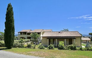 Residence with pool 4 km from Suvereto
