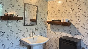 Shell Resort Arugambay