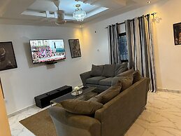 Luxe Apt #4the Retreat Apartments