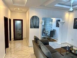 Luxe Apt #4the Retreat Apartments