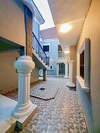 Sun Rise Apt #5 The Retreat Apartments