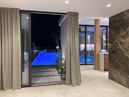 5-bedroom Superior Villa, Sea View & Swimming Pool