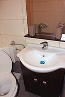 Impeccable 1-bedroom Apartment Center