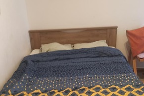 Studio Sleeps 2 With Free Parking