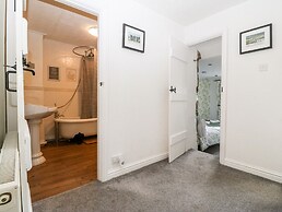 Platform 13 Railway Cottage