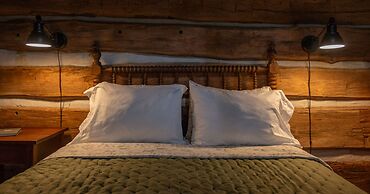 Moore House Inn & Cabins