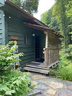 Moore House Inn & Cabins