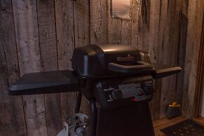 Moore House Inn & Cabins