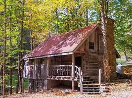 Moore House Inn & Cabins