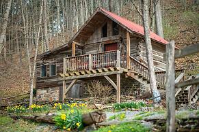 Moore House Inn & Cabins