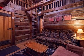 Moore House Inn & Cabins