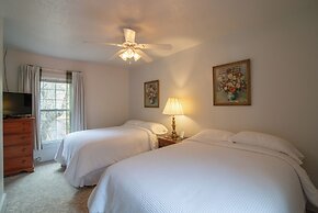 Moore House Inn & Cabins