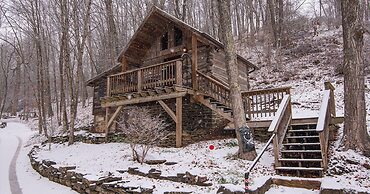 Moore House Inn & Cabins