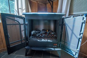 Moore House Inn & Cabins