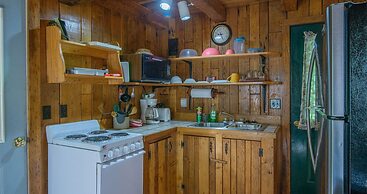 Moore House Inn & Cabins