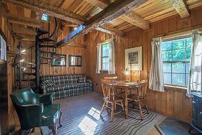 Moore House Inn & Cabins