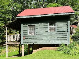 Moore House Inn & Cabins