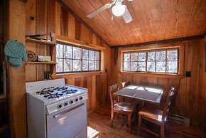 Moore House Inn & Cabins