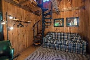 Moore House Inn & Cabins