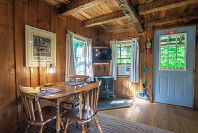 Moore House Inn & Cabins