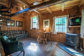 Moore House Inn & Cabins