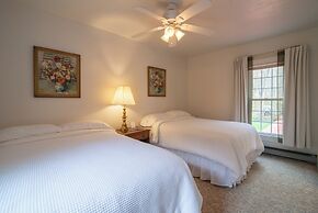 Moore House Inn & Cabins