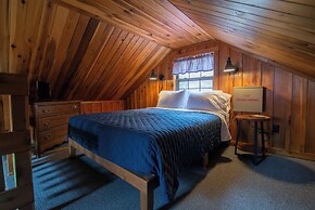 Moore House Inn & Cabins