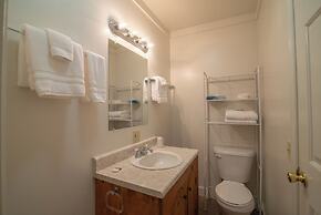 Moore House Inn & Cabins