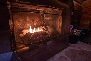 Moore House Inn & Cabins