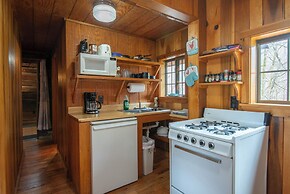 Moore House Inn & Cabins