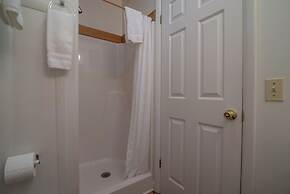 Moore House Inn & Cabins