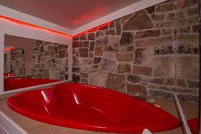 Moore House Inn & Cabins