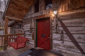 Moore House Inn & Cabins