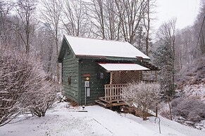 Moore House Inn & Cabins