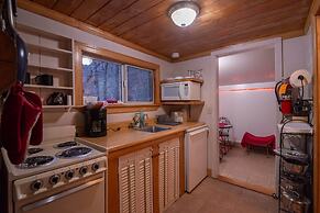 Moore House Inn & Cabins