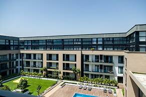 Embassy Gardens Apartment