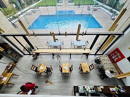 Embassy Gardens Apartment