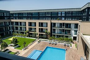 Embassy Gardens Apartment