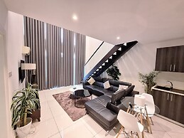 Embassy Gardens Apartment