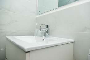 Embassy Gardens Apartment