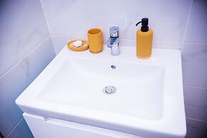 Embassy Gardens Apartment