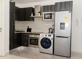 Embassy Gardens Apartment