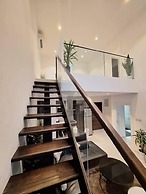 Embassy Gardens Apartment