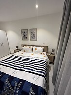 Embassy Gardens Apartment