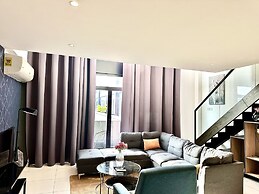 Embassy Gardens Apartment