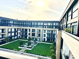 Embassy Gardens Apartment