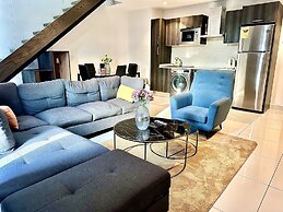 Embassy Gardens Apartment